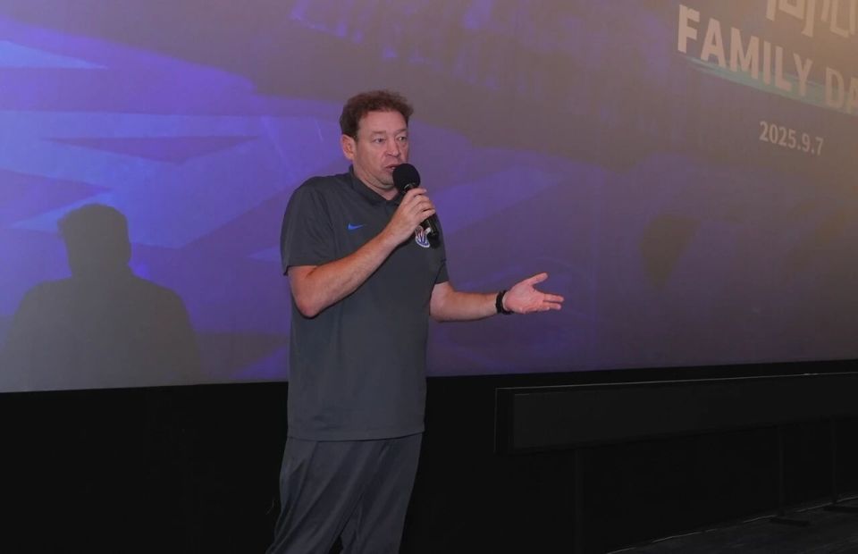 茨基在讲话, 才能重新振 茨基在讲话, 才能重新振